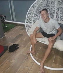 Boys shows pretty feet 5d5ef36cbb8bb.jpg