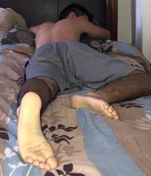 Boys shows pretty feet 5d5ef37a79c54.jpg