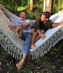 Barefoot movie boys 5d6173c97e274.jpg