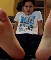 Boys huge feet 5d61bfa546c1c.jpg