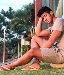 Hotties in flip flops 5d62c704c2ded.jpg