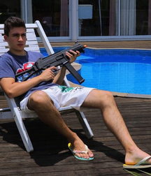 Hotties in flip flops 5d62c7127cfe7.jpg