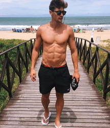 Hotties in flip flops 5d62c7144945f.jpg