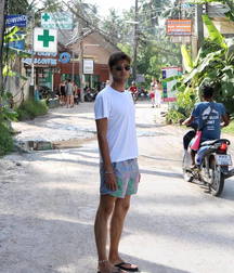 Hotties in flip flops 5d62c71dbaeee.jpg