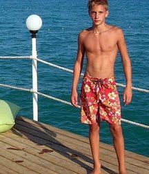 Twinks 160 5d62fa7e193c1.jpg