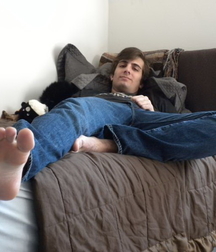 Sniff the boys feet 5d63014196df3.jpg