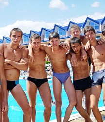 Boy groups 5d66f514e0eea.jpg