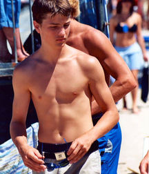 Beach beauties 5d69086fce9bc.jpg