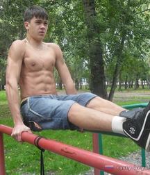 Shirtless 5d695d899f39c.jpg
