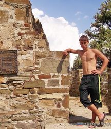 Shirtless 5d695d965fed9.jpg