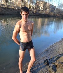 Shirtless 5d695d9ce8363.jpg