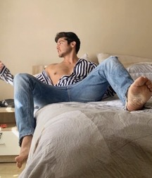 Feet to worship 5d6af38f44f54.jpg