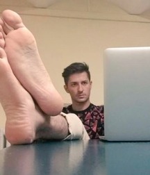 Feet to worship 5d6af3a4b1288.jpg