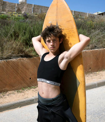 Surfer and divers 3 5d6c14ee516cc.jpg