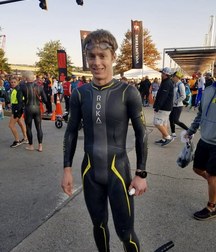 Surfer and divers 3 5d6c14fdd80f9.jpg