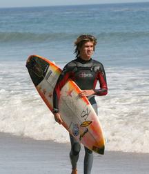 Surfer and divers 3 5d6c150c03052.jpg