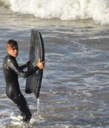 Surfer and divers 3 5d6c15132ad33.jpg