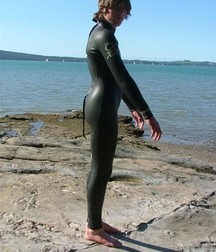 Surfer and divers 3 5d6c151b101e3.jpg