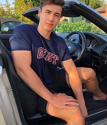 College bois 5d6c3cc34c56b.jpg