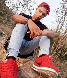 Sneaker boys A 5d729577b7424.jpg