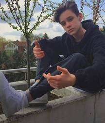 Sneaker boys A 5d72957e0097a.jpg