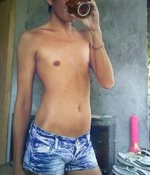 Boys in shorts 5d73d584e3410.jpg