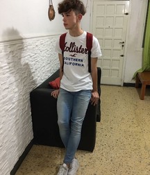 Hotties in sneakers 5d7511da218e4.jpg