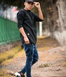 Hotties in sneakers 5d7511f501b3c.jpg