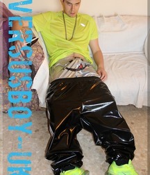 Hotties in sneakers 5d75121772f5d.jpg