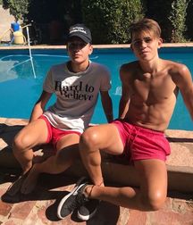 Sunny bois 5d751f9417e52.jpg
