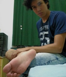 Best boyfeet 5d7975693c826.jpg