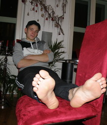 Best boyfeet 5d797570deb41.jpg