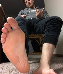 Best boyfeet 5d797575e7f17.jpg