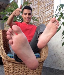 Best boyfeet 5d7975865cc20.jpg