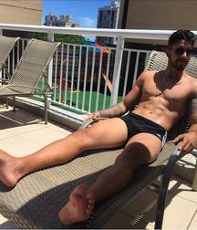 Barefoot hotties 6 5d7a26e7739a6.jpg