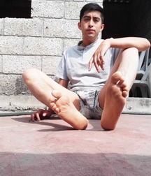 Best boyfeet 2 5d7a48902e79c.jpg