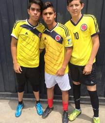 Soccer bois 5d7bdfe613555.jpg
