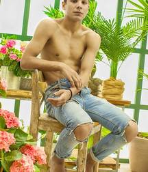 Teens in jeans 5d8021bf24b3c.jpg