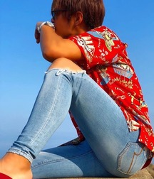 Teens in jeans 5d8021c61a67a.jpg
