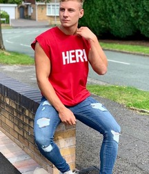Teens in jeans 5d8021c8abdee.jpg