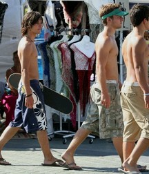 Barefoot boys 14 5d822f16e8d85.jpg