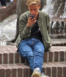 Boys so beautiful 5d863a801b719.jpg