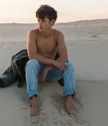 City boys on vacation 5d87715e1f345.jpg
