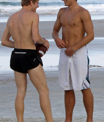 Beach hotties 2 5d87746f858d1.jpg
