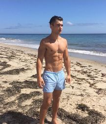 Beach hotties 2 5d87747323235.jpg