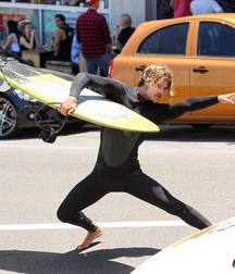 Surfer hotties 3 5d877da6b8db4.jpg