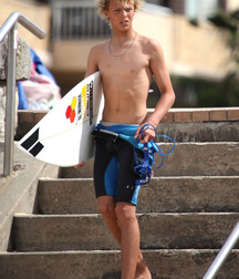 Surfer hotties 3 5d877db01ca0d.jpg