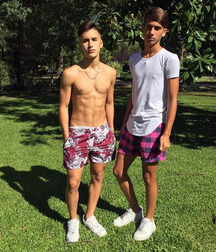Pretty boys in town 5d8b6f3b5d591.jpg