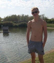 Shirtless bois 5d8b6fd196423.jpg