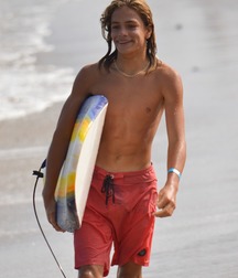 Shirtless bois 5d8b7061a6f63.jpg